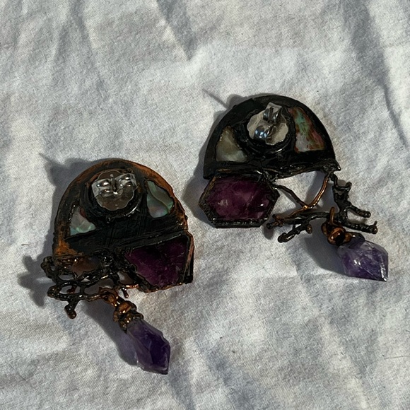 Ornate shell and crystal earrings - Picture 4 of 4